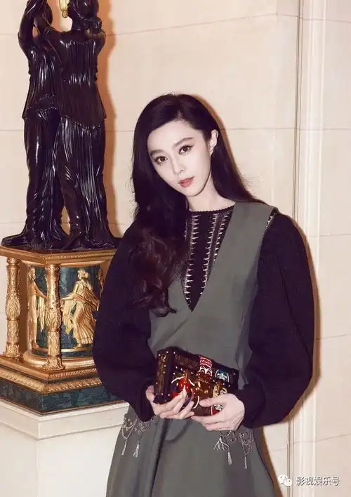 近三十位女星证件照曝光,高圆圆好看佟丽娅温婉刘诗诗清纯