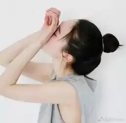 女生吊带露背侧脸头像