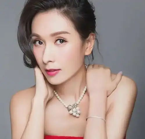 成熟优雅女生图片头像杨