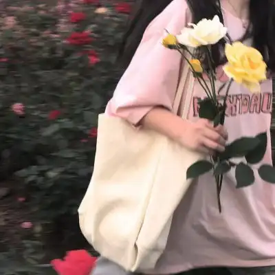 女生头像带花真人二次元