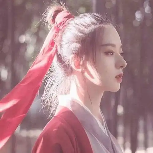 老婆和我闹离婚就因为老婆在医院生小孩,我却在网吧里打比赛