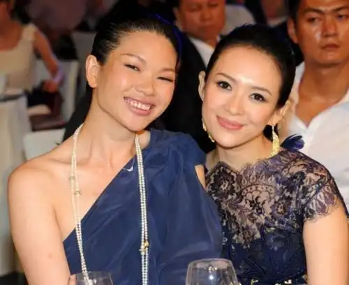 还记得第一丑模吕燕吗儿子完美帅到天际,像极了混血王子