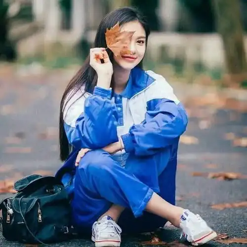 如今能把校服穿得这么好看的小姐姐真是不多见了