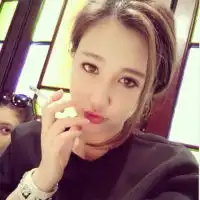 若任人欺凌我宁愿蛇蝎为伍女生头像