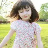 欧美短发女生头像复古街拍谁人背后无人说