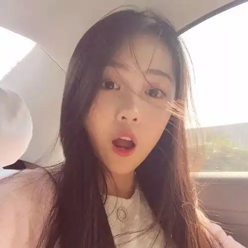女生头像丨很多时候的笑,不一定是真的开心