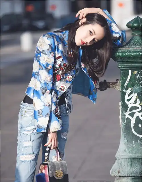 她与热巴同天过生日,出道22年被誉为古装美女,如今却被人遗忘