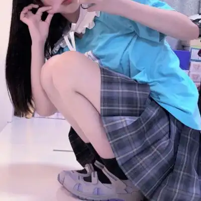 二兽原宿风时尚部位多人单张女头