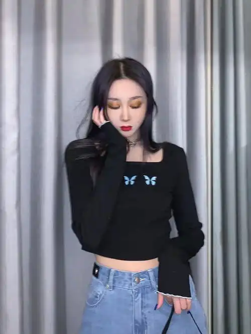 锁骨预警巨显瘦的法式复古上衣潮流女孩们值得拥有