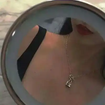 无水印女生头像文字