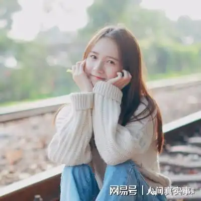 新年,女孩用浓浓的回忆幸福自己