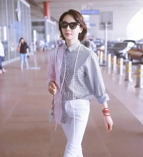 陈数应该是最具高级感的中年女星,五官精致,气质由内而外散发