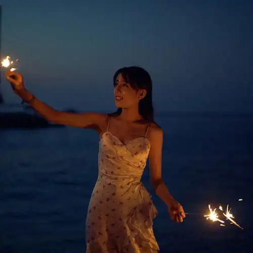 迪丽热巴与赵丽颖撞衫,网友热议到底是谁更显气质与大方