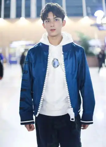 王俊凯近期穿的衣服好潮啊,要向吴磊看齐