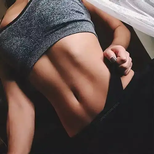 她的好身材,连女生看了都要流口水,别说你不想要