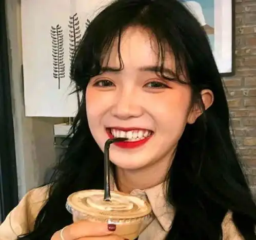 女生脸上大油田痘痘暴长,这3种水果常吃,脸部粉嫩有光泽