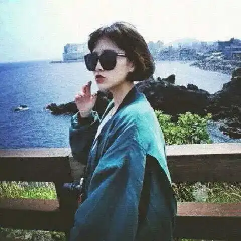 女头小清新头像欧美短发意境