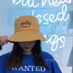 头像女霸气戴帽子口罩防