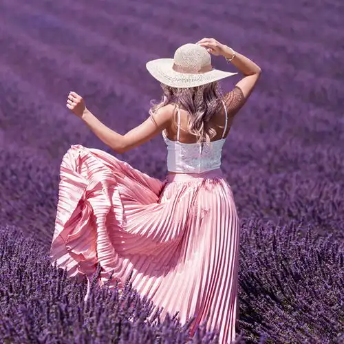 漫步薰衣草花海