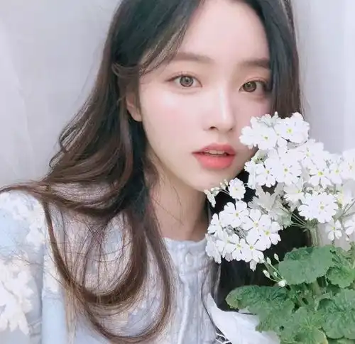 发自拍时配的沙雕可爱文案