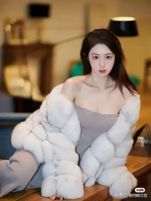 白雪公主一样美丽的女孩