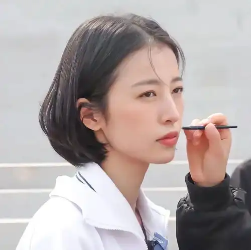 好看的美女头像快手张艺