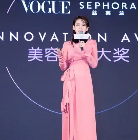 风格女头像真人戚薇