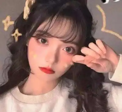 学生党别扎秃头马尾了,试试这3款发型,秒变小仙女