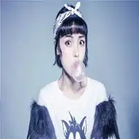 欧美女生吹泡泡糖头像微信头像图片大全