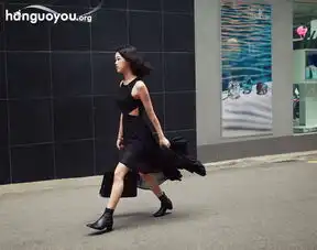 新华网陕西频道图片初夏时节的韩国美女街头装扮