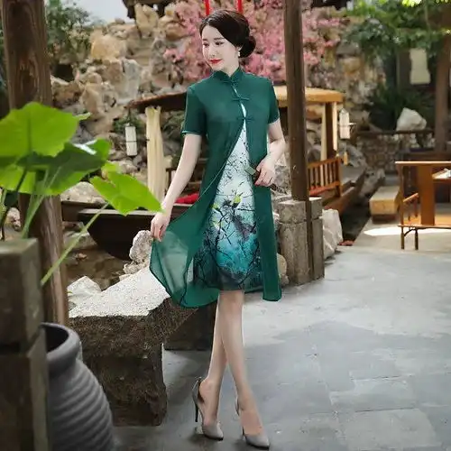 30岁女人穿衣打扮图片,一件衣服两个转变