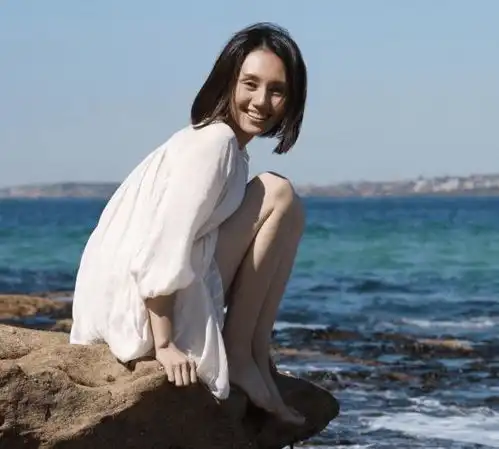 高冷女神袁泉的单纯情史,和她背后的佛系老公
