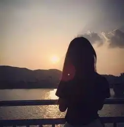 帮我找到这张图片的另一对当时就下了一张忘下另一张了是情侣的图片
