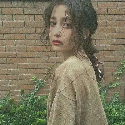 刚上初中就穿得起aj的学生,无非这3种,最后一种不可取