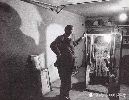 她是全球最丑女人,因身体特征显眼,被丈夫制成标本全世界展览