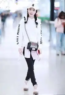 短发女生如何原来可以这样戴帽子...