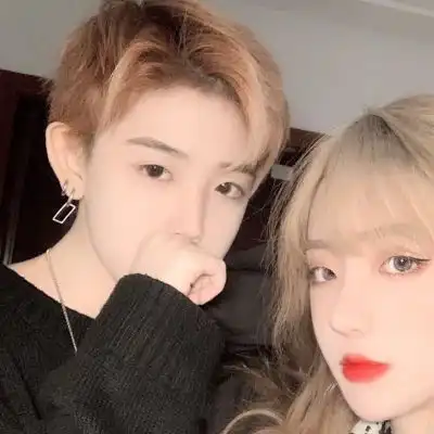 蓝天图片唯美女生头像情