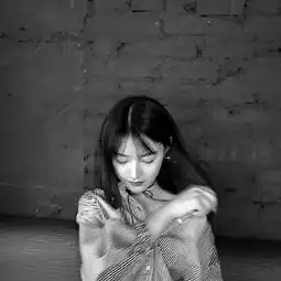 头像吧女头黑白阮妤