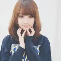 画一个齐刘海短辫子的女孩头像