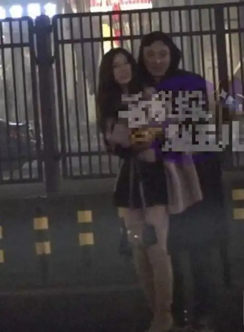 王思聪后宫团又添一员新女友竟是她豆得儿雪梨这审美真是从一而终啊