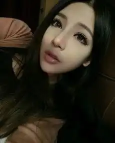 扣扣上最引入的美女自拍到时来只换来一句我们是朋友