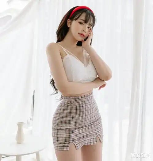 微胖美女完美诠释纯欲风,沙漏身材穿衣太好看