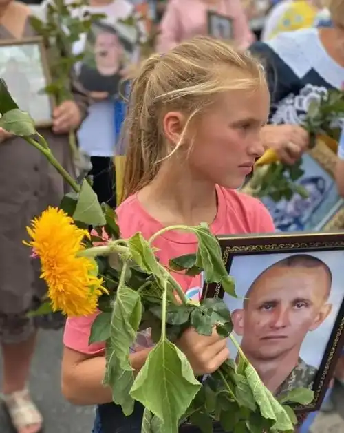 从小女孩成女兵为父复仇,截肢的乌克兰人数量至少已2万