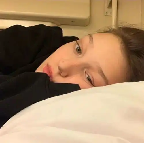 女生头像18岁是女孩子最美好的年纪