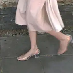 小时候词不达意长大后言不由衷清新好看性感迷人女生头像