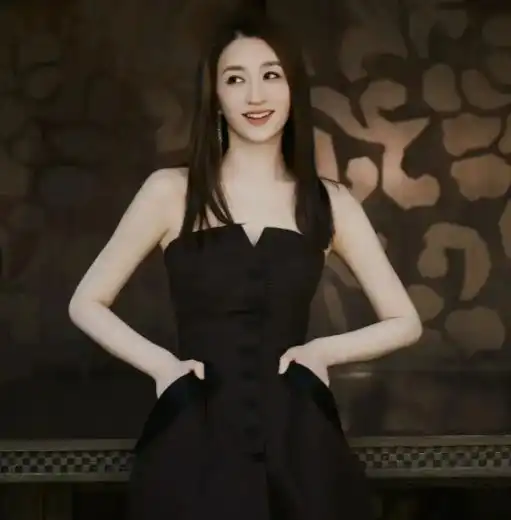 知名女星李小冉突然退群,今天凌晨,本人回应