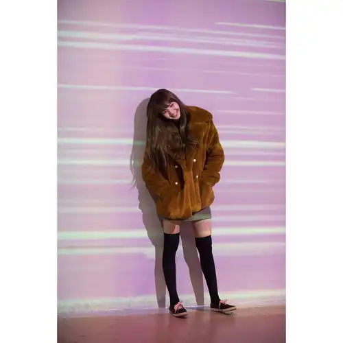 随便一拍就是画报氛围女神长腿莎的日常