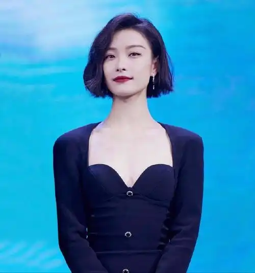 倪妮这是什么水平的美女眉毛化反了照样好看