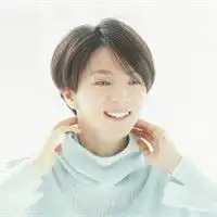 美女超短发头像生活照真实微信头像图片大全