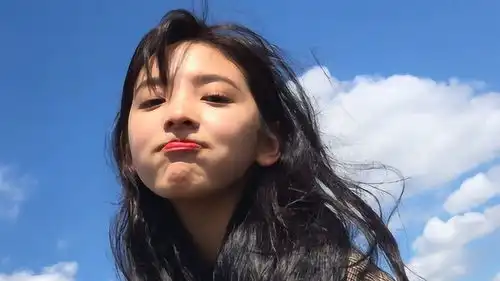 女孩侧脸头像竖屏壁纸半
